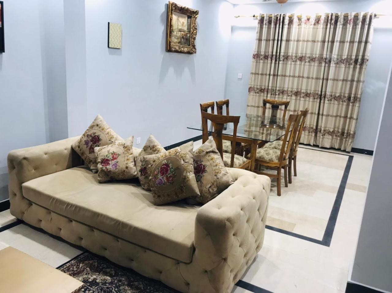 Отель Bed & Breakfast Исламабад Экстерьер фото